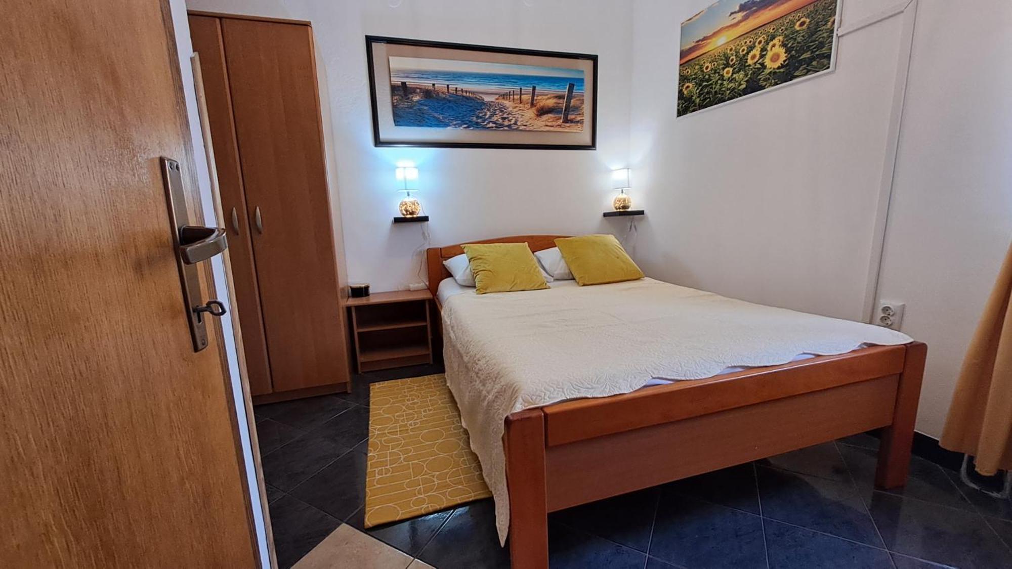 Red Gold Apartment بولا المظهر الخارجي الصورة