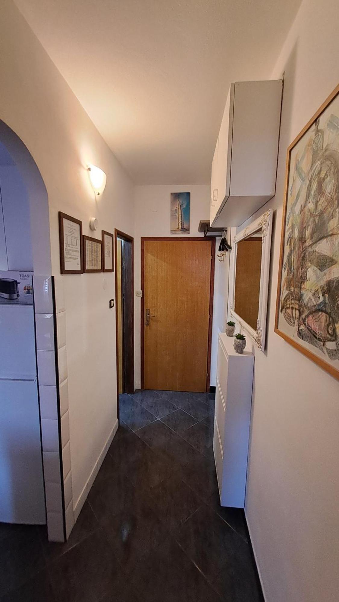 Red Gold Apartment بولا المظهر الخارجي الصورة